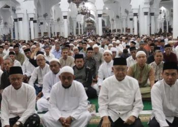 Pesan Gubernur Aceh Setelah Shalat Idul Fitri di Masjid Raya Baiturrahman