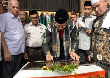 Plt Gubernur Aceh Resmikan Asrama Putri Santri Yatim Dayah Darul Abrar, Aceh Jaya