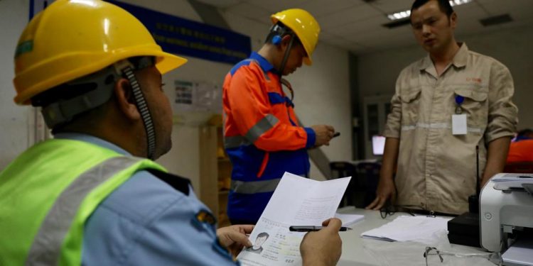 Foto: Razia Tenaga Kerja Asing di Pabrik Semen Lhoknga