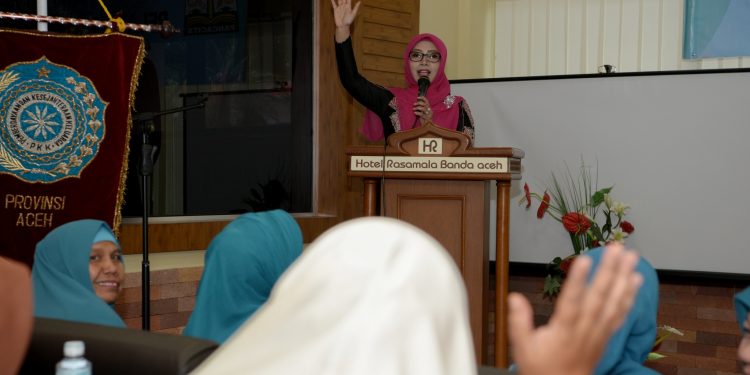 Perajin Menjahit Diminta Pertahankan Corak Lokal dalam Karyanya