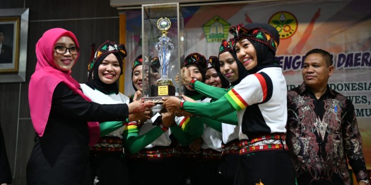Dyah Erti Lantik Pengurus Perwosi 9 Kabupaten