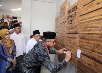 Plt Gubernur Resmikan Masjid Berkonstruksi Bambu di Lombok