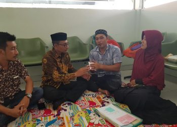 Haji Uma Jenguk Bocah Penderita Bocor Jantung dan Warga Aceh Penderita Kanker Paru
