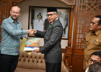 Plt Gubernur Bahas Kerjasama Pendidikan dan Kesehatan bersama Dubes Australia