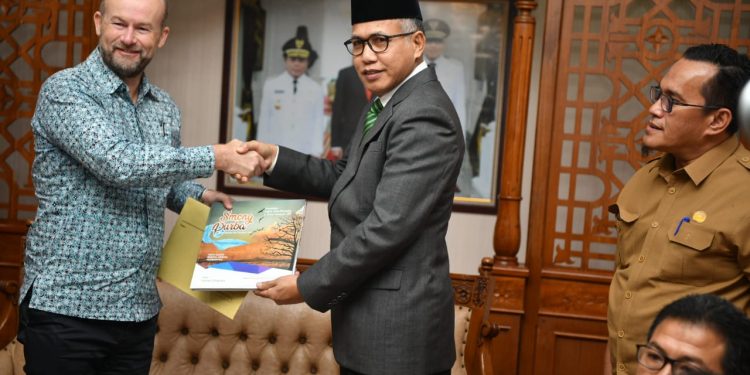 Plt Gubernur Bahas Kerjasama Pendidikan dan Kesehatan bersama Dubes Australia