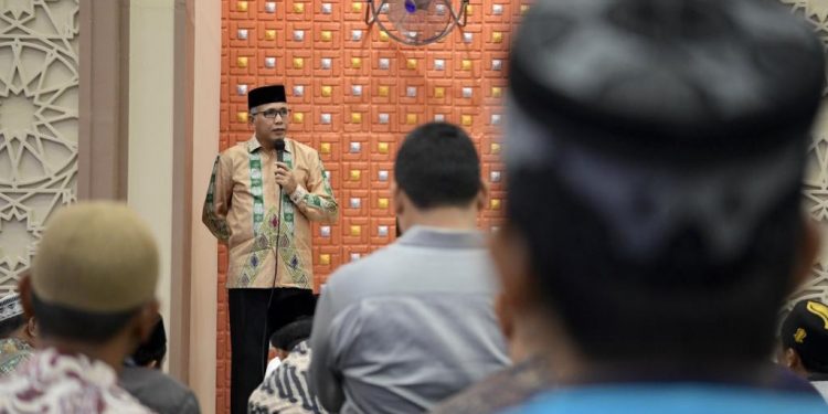 Tarawih di Subulussalam, Plt Gubernur Ingatkan Pentingnya Silaturahmi