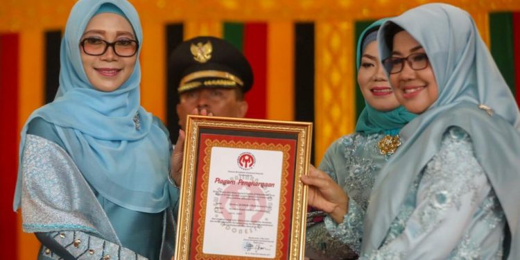 Lantik Ketua PKK Subulussalam, Ini Pesan Istri Plt Gubernur