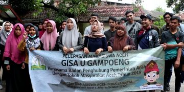 Pemerintah Aceh dan Tokoh Masyarakat Aceh Lepas 85 Mahasiwa Mudik U Gampong