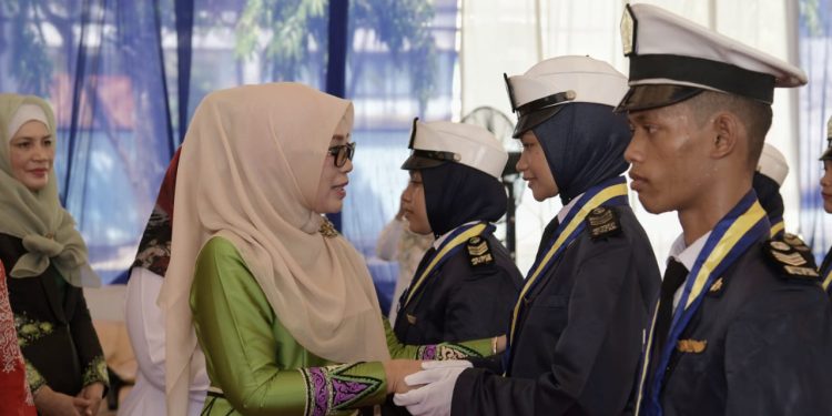 Dyah Erti Hadiri Wisuda Pelajar SUPM Ladong