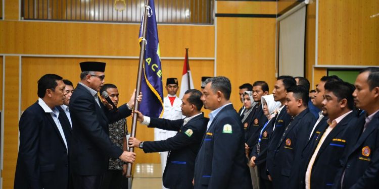 Plt Gubernur Lantik Pengurus Karang Taruna Aceh