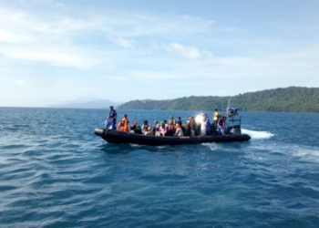 Tim Sar Evakuasi 30 Penumpang Kapal Tenggelam di Pulo Aceh