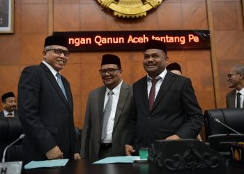 Plt Gubernur Sampaikan Nota Keuangan  RAPBA Perubahan Tahun 2019 di Paripurna DPRA