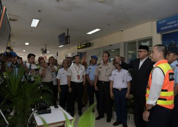 Plt Gubernur Tinjau Bandara SIM