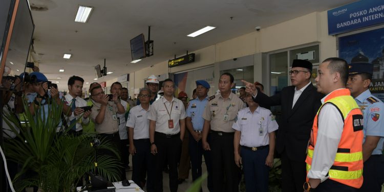 Plt Gubernur Tinjau Bandara SIM