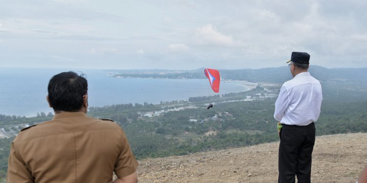 Tinjau Venue Paralayang Ladong