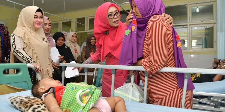 Dyah Erti , Besuk para penderita Thalasemia