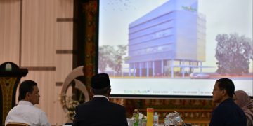 Plt Gubernur Juri Kehormatan Sayembara Desain Gedung PT BAS