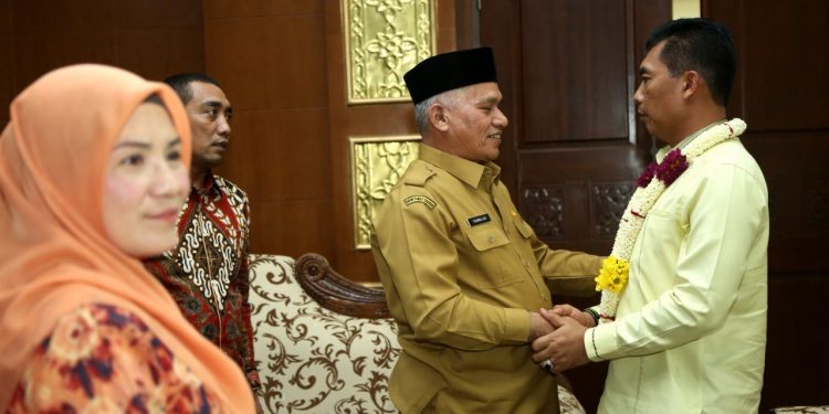Sekda dan Forkopimda Aceh Sambut Kapolda di Bandara SIM