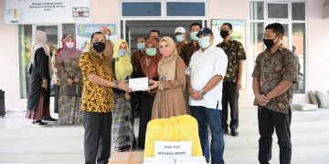 Dyah Antar Bantuan Alat Kesehatan dan Tinjau Rumah Sakit Yuliddin Awai