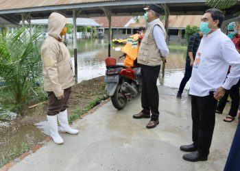 Plt Gubernur Tinjau Ruang Isolasi Pasien Covid-19 yang Tergenang Banjir