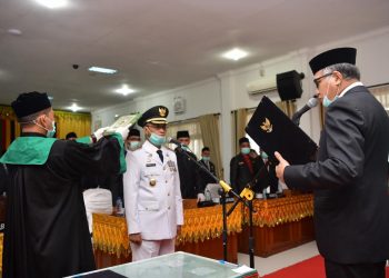 Plt Gubernur Aceh Lantik Muzakkar A. Gani sebagai Bupati Bireuen