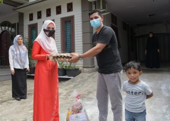 Jelang Lebaran, Dyah Antar Bingkisan ke Petugas Medis