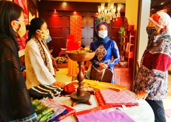 Dyah Erti Idawati perkenalkan Batik Aceh di Jakarta