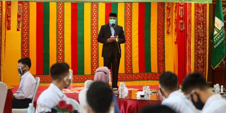 Plt Gubernur Lepas Keberangkatan 30 Masyarakat Aceh Penerima Beasiswa Aceh Carong