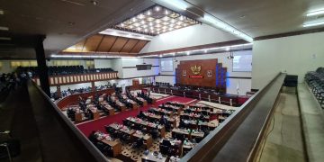 Plt Gubernur Hadir Tepat Waktu di Sidang Paripurna DPRA