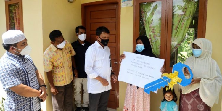 20 Tahun Tempati Rumah Gubuk, Pasangan Tunanetra di Kuta Baro Terima Rumah Bantuan Pemerintah Aceh