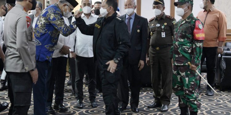 Gubernur dan Forkopimda Antar Kepulangan Mendagri