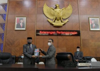 Gubernur Sampaikan LKPJ Tahun Anggaran 2020 dalam Paripurna DPRA