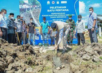 Gubernur Letakkan Batu Pertama Pembangunan 18 Rumah Korban Tanah Bergerak di Kuta Cot Glie