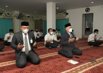 Sekda Aceh Ikut Dzikir dan Do’a di Mushalla PT BAS