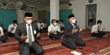 Sekda Aceh Ikut Dzikir dan Do’a di Mushalla PT BAS
