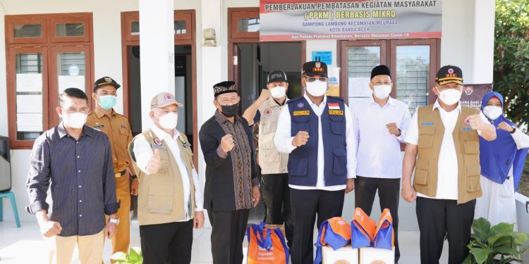 Kepala BNPB Tinjau Posko PPKM Gampong Lambung