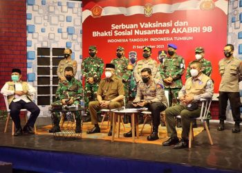 Gubernur, Kapolda, dan Pangdam Ikuti Serbuan Vaksinasi dan Baksos AKABRI 98