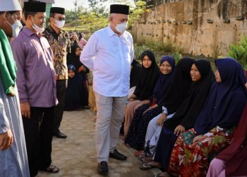 Sekda Aceh Sosialisasi Vaksin di Dayah Perbatasan Aceh Tamiang