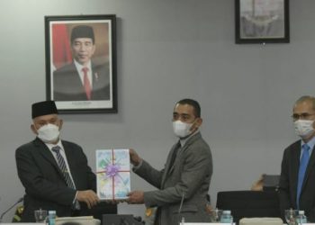 Ketua DPRA Terima Rancangan KUA-PPAS 2022 dari Pemerintah Aceh