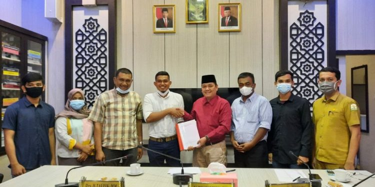 Komisi I DPRA Terima Hasil Pelacakan Rekam Jejak Bacalon Komisioner KKR