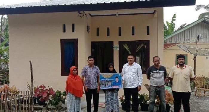Anggota DPRA Serahkan 5 Rumah Layak Huni untuk Duafa di Nagan Raya