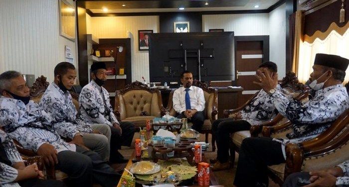 Wakil Ketua DPRA Jamin tak Ada Pencopotan Kepsek dan Pemotongan BOS, Terkait Vaksinasi