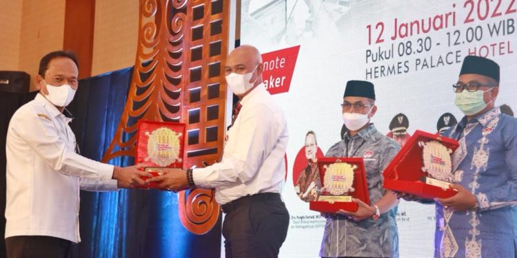 Gubernur Berikan Penghargaan Inovasi Kepada Tiga Kabupaten dan Luncurkan SIGAP