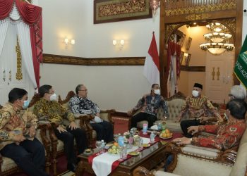 Gubernur Resmikan Peluncuran Buku Mengembalikan Kemasyhuran Arun