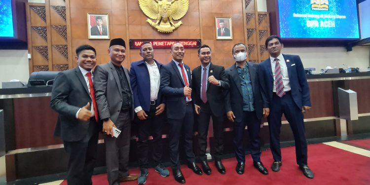 Dahlan Pimpin Paripurna Terakhir sebagai Ketua DPRA