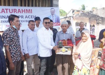 Plt Ketua DPRA Serahkan Bantuan Korban Kebakaran Rumah di Abdya