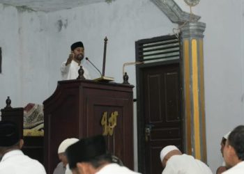 Tausyiah Waled Mujiburrahman Akhiri Rangkaian New Safari Ramadhan ASN Biro Adpim di Masjid Istiqamah