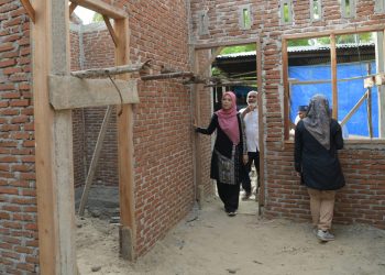 Dyah Tinjau Pembangunan Rumah Bantuan di Tiga Kabupaten