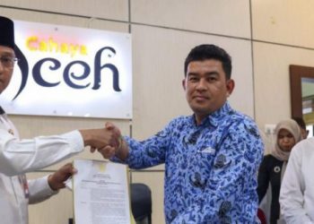 Asisten Sekda Serahkan SK Plt Kadisbudpar dan Plt Kadisnak Aceh