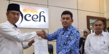 Asisten Sekda Serahkan SK Plt Kadisbudpar dan Plt Kadisnak Aceh